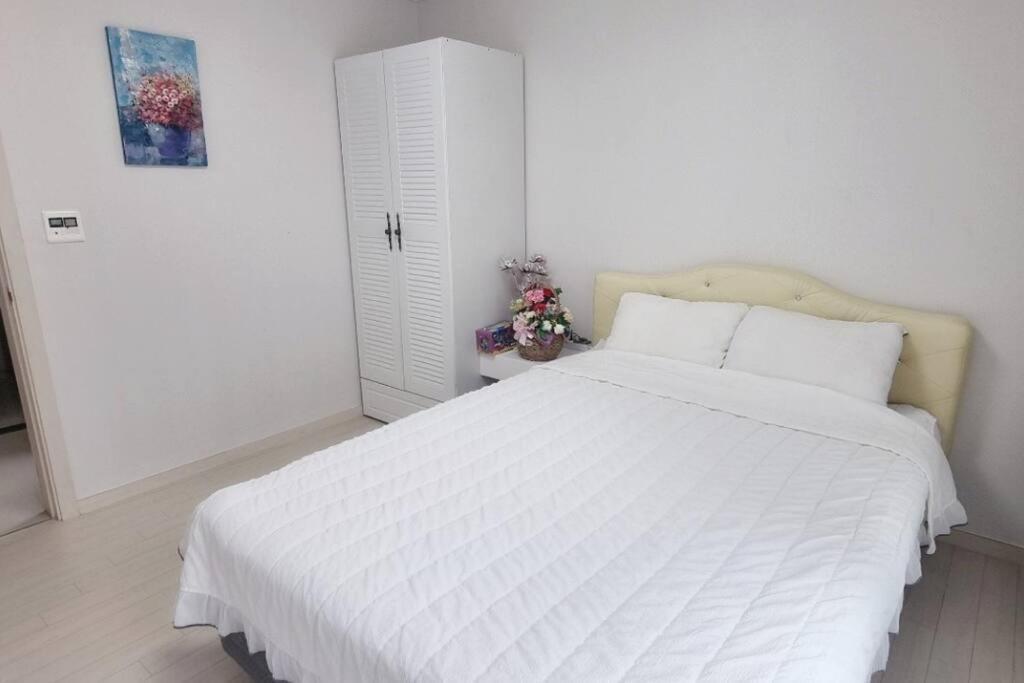 - 3bed New Apartment
